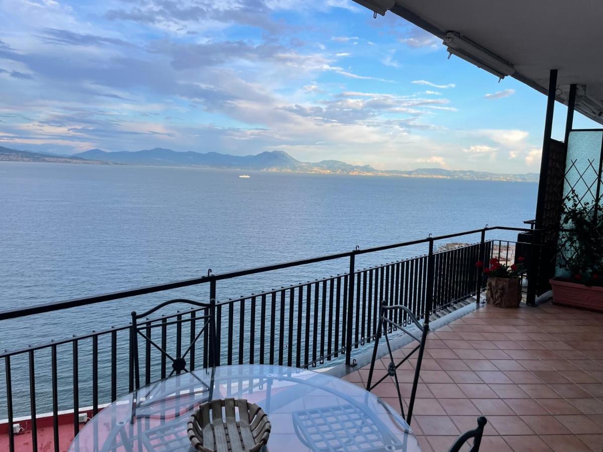 Apartamento Panoramico A Posillipo Nápoles Exterior foto